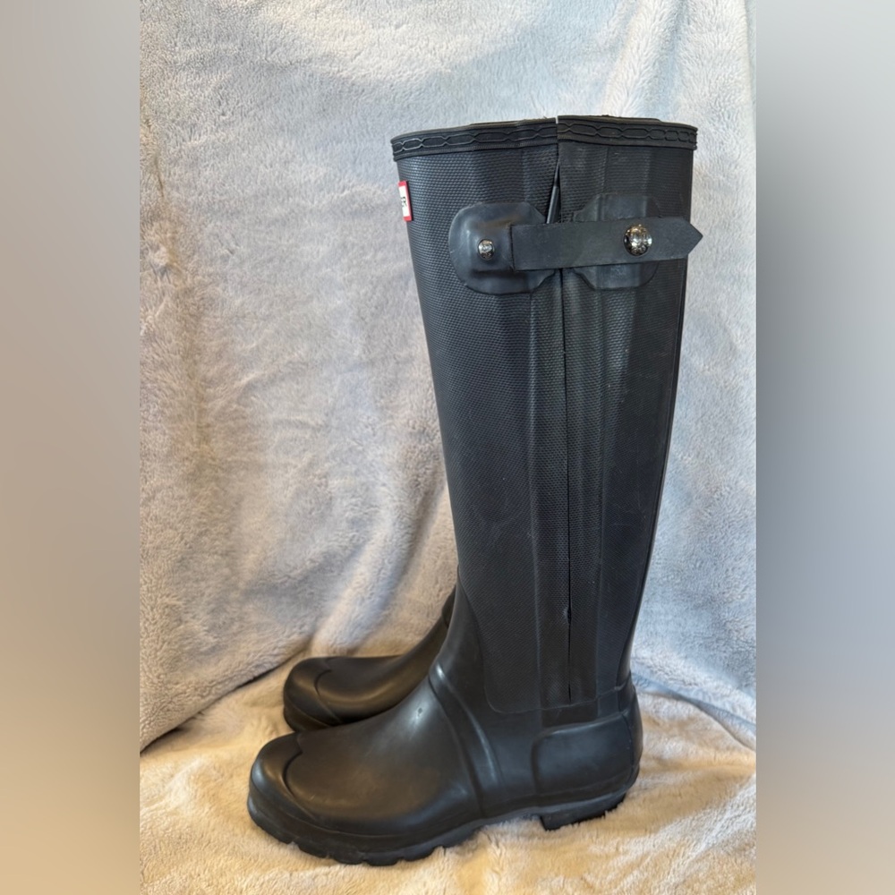 Hunter Women's Original Tall
Rain Boots 9 - Picture 3 of 10